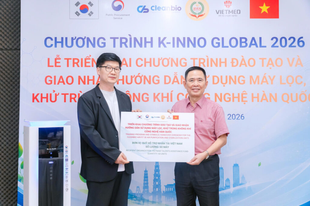 Công ty TNHH CleanBio Hàn Quốc trao tặng máy lọc và khử trùng không khí