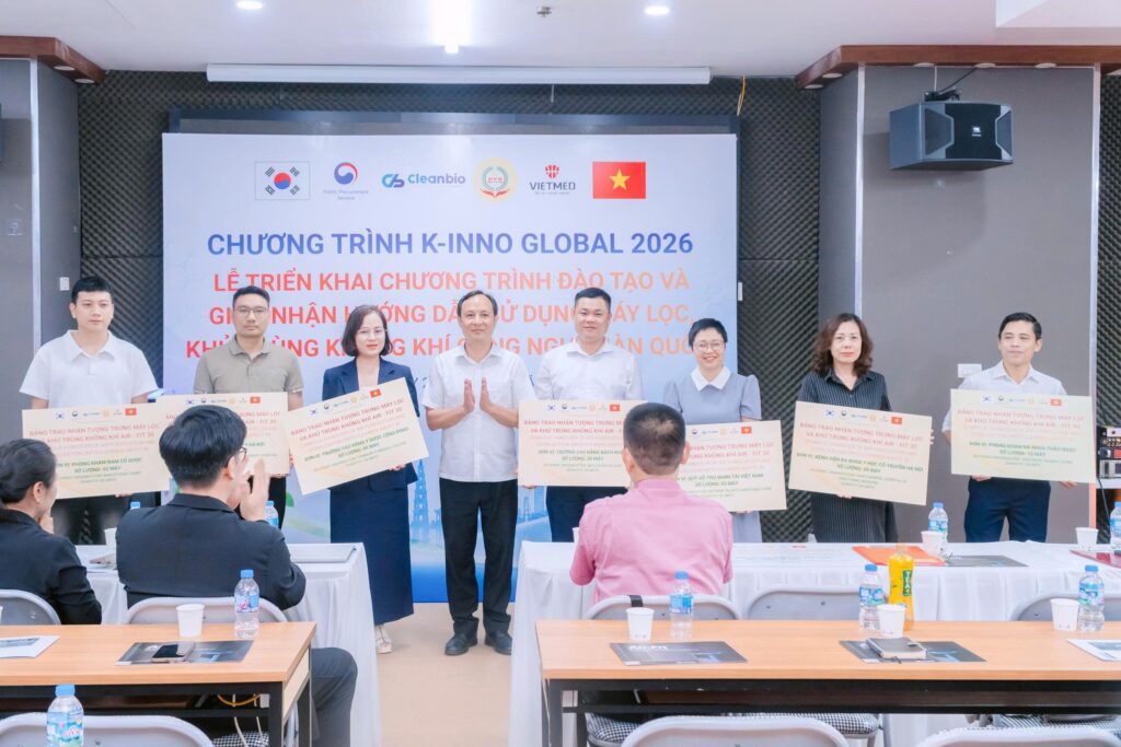 Quỹ Hỗ trợ Nhân tài Việt Nam và CleanBio tổ chức đào tạo và giao nhận máy lọc không khí